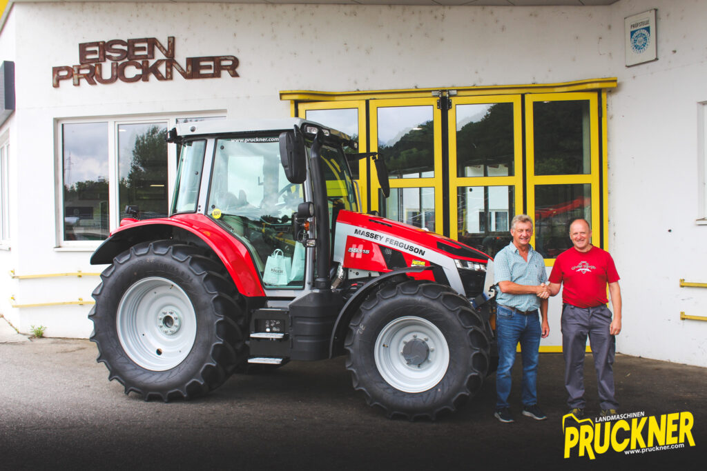 Herr Pöchhacker aus Neuhofen/Ybbs – Massey Ferguson 5S.115