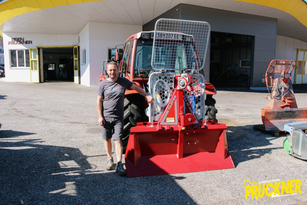 Herr Schatz aus Randegg – Tajfun EGV 65 AHK SG